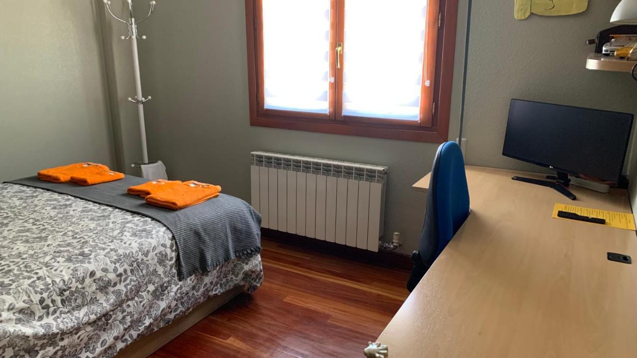 Amezola 2- Con Bano Exterior De Uso Privado En Casa Compartida Accommodatie bij particulieren Bilbao